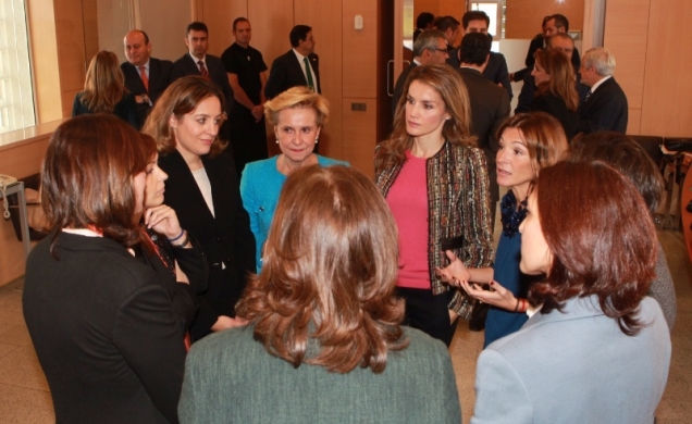 Su Alteza Real la Princesa de Asturias durante el encuentro mantenido con las ponentes del congreso y representantes de la Red de Atención Integral pa